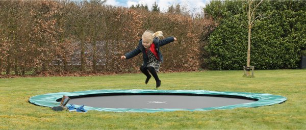 Ganzjährig einsatzbereit: Trampolin macht Schulkinder fit - Beratung trampolin-profi.de