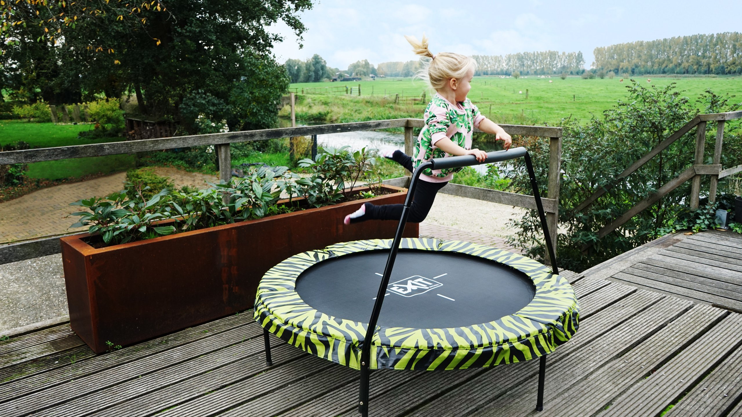 Spaß auf dem EXIT Tiggy Junior - Beratung und Verkauf trampolin-profi.de