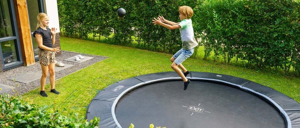 Trampolinübungen für Kinder - Ballspiele - trampolin-profi.de