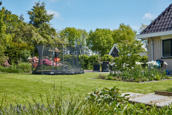 Gartentrampolin zu Ostern: SALTA Trampolin Comfort Edition Ground Ø 366 cm schwarz mit Netz - Kauftipp trampolin-profi.de