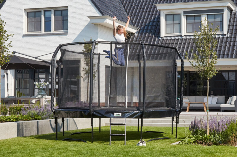 Trampolin auf Beinen - achten Sie auf den Untergrund - trampolin-profi.de
