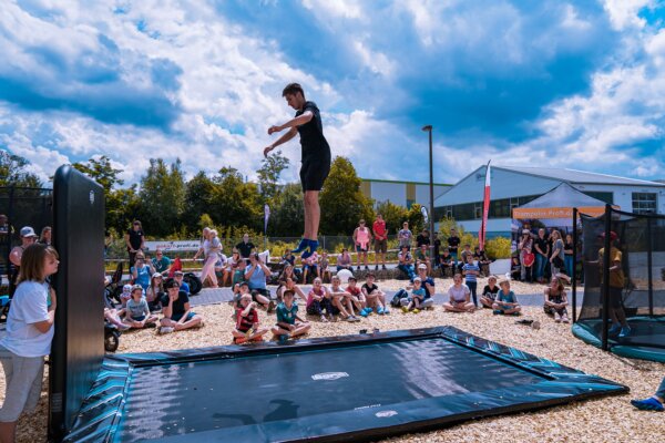Trampolin Sprungshow + Workshop beim BERG Experience Day bei trampolin-profi.de
