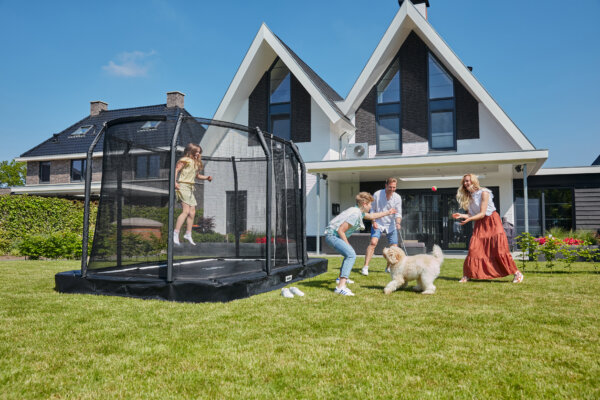 Kaum ein Garten ohne Trampolin - Häufige Fragen zu Outdoor-Trampolinen - Ratgeber trampolin-profi.de