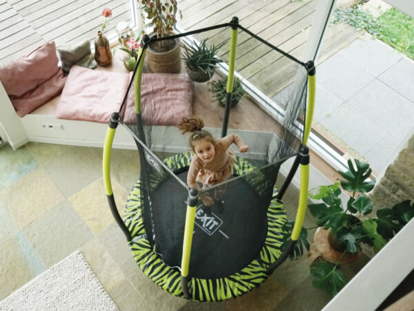 Kinder unter 6 Jahren gehören auf spezielle Trampoline für Kleinkinder - Haftung beim Trampolin - RATGEBER trampolin-profi.de