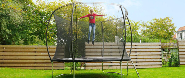 Richtig hoch springen - Test bei EXIT Toys in punkto Sprungtuch - trampolin-profi.de RATGEBER