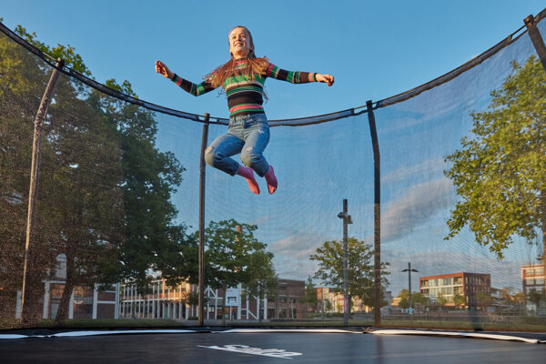 Trampolinübungen zaubern ein Lächeln in jedes Gesicht - trampolin-profi.de RATGEBER