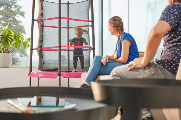 Auch für den Innenbereich gibt es Trampoline für die Freizeit - Ratgeber trampolin-profi.de