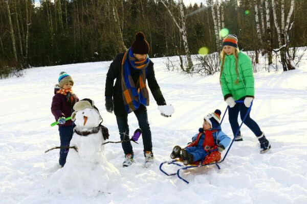 Winteraktivitäten für Familien - Ratgeber trampolin-profi.de