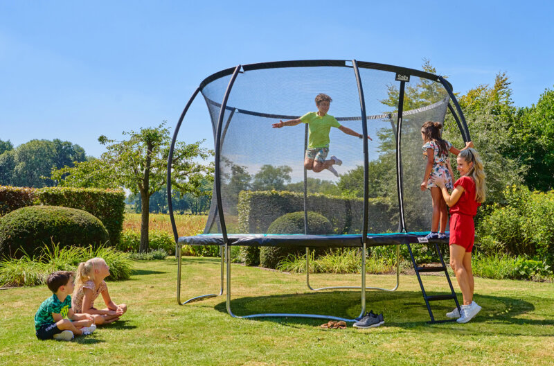 Trampolinkauf im Frühling – die clevere Idee - Trampoline in allen Preislagen kaufen auf trampolin-profi.de