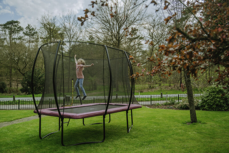 Familiengarten - mit einem Trampolin wird dieser erst komplett - Ratgeber trampolin-profi.de