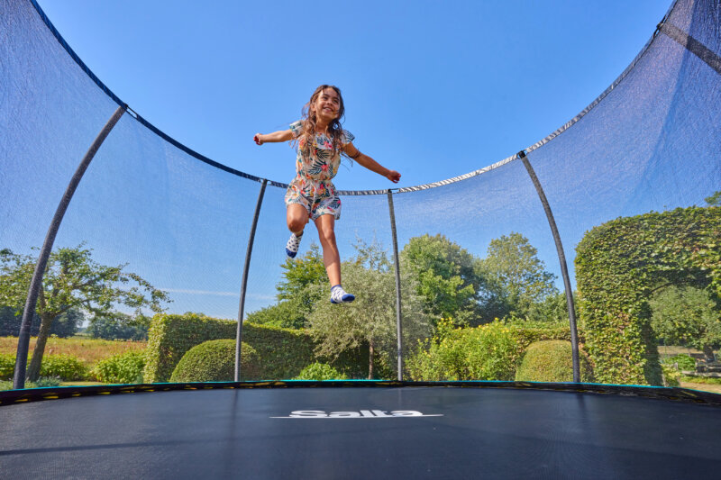 Trampolinspringen: so lernen es schon die Kleinsten - die ersten Sprünge sind schnell erlernt - Ratgeber trampolin-profi.de