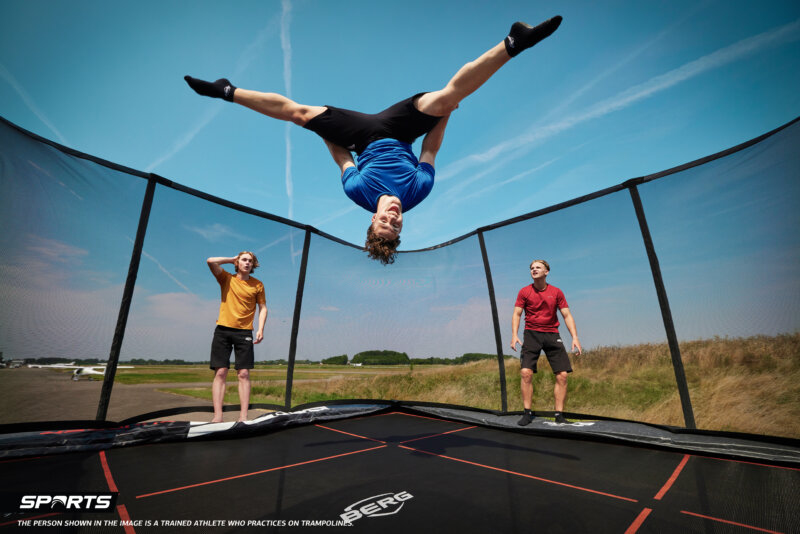 Den Garten für Teenager spannend ausstatten - Sport Trampoline sind jetzt angesagt - Ratgeber trampolin-profi.de